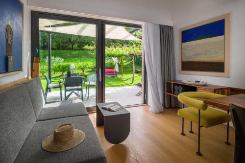 Villa Artes with Free Hot Tub & Sauna in Kras