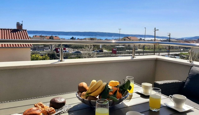 Villa Axioma 4-Star Luxury Villa, Seaview ,close to beach, 5 balconies, 2 apts