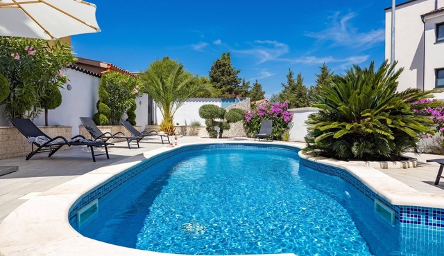 Villa Bianco Nero with Pool, Pula, Croatia