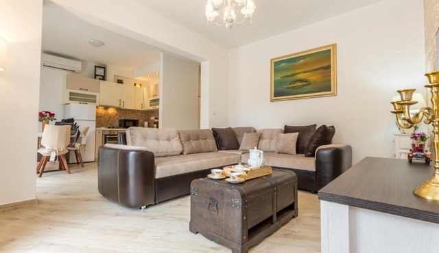 Villa Capitis in the Centre- Luxury Apartment with Swimming Pool in Hvar
