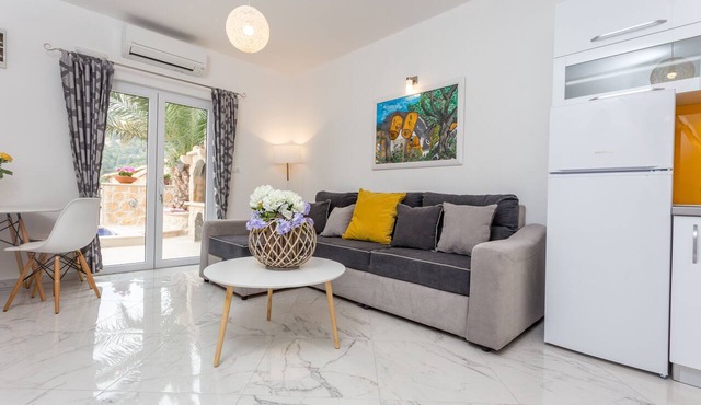 Villa Capitis in the Centre - Deluxe Apartment with Swimming Pool