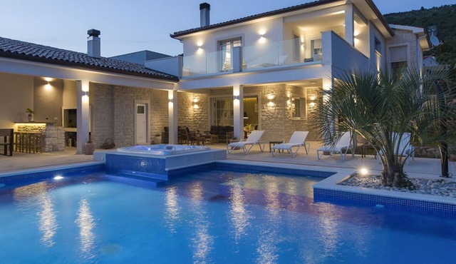 Villa Casta Diva near Labin - Rabac with sea view and wellness