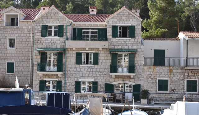 Villa Columba - 4 Star Deluxe Apartment Maestral - Sea-Front & Panorama View in Makarska