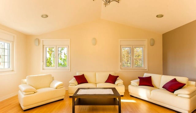 Villa Daminar - Three Bedroom Villa, Sleeps 8 in Tugare