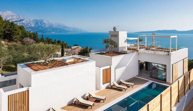 Villa Etesia - Three Bedroom Villa, Sleeps 6 in Marušići