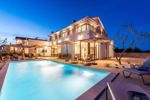 Villa Galla - Sea view, Jacuzzi, Heated pool Modern design in Vodice