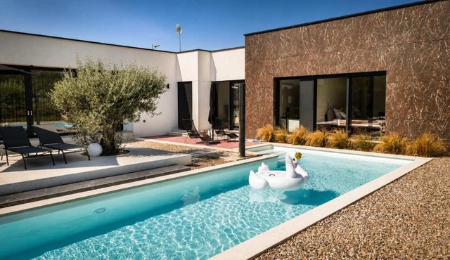 Villa Gioia - near Porec pool sauna and sea view