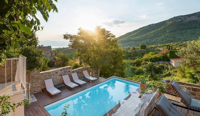 Villa Irma - Three Bedroom Villa, Sleeps 8
