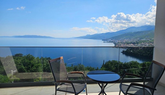 Villa Isabel Opatija - Luxury Apartments with Pool & Sea View