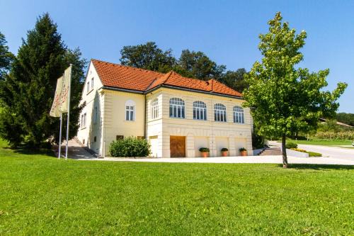 Villa Istenič in Brezice