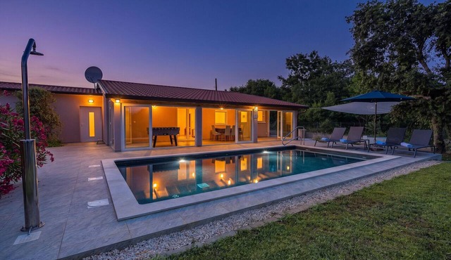 Villa Jacky 2 near Poreč for 4 persons with 32 m2 private pool - pet friendly