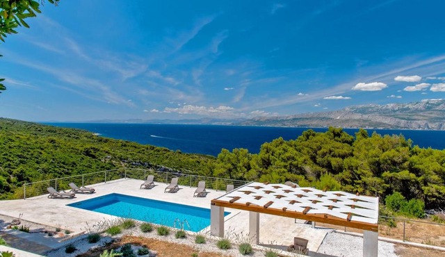 Villa Joy - 40 m2 heated pool, 35 000 m2 of land