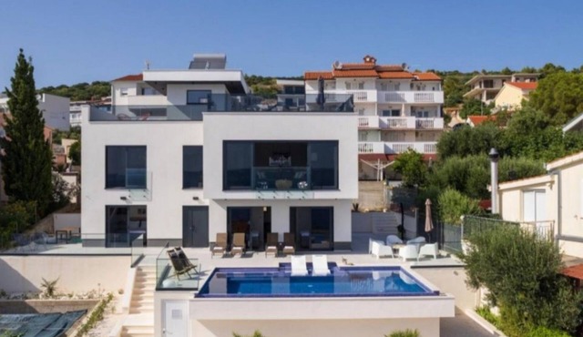 Villa Julian mit beheiztem Pool by Interhome in Trogir/Okrug Donji