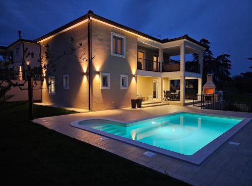 Villa Kortus Luxury modern villa near Petram Resort, beach 700m and Adriatic golf resort
