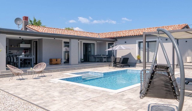 Villa Lana - Cabrunici by Villas Guide in Cabrunici