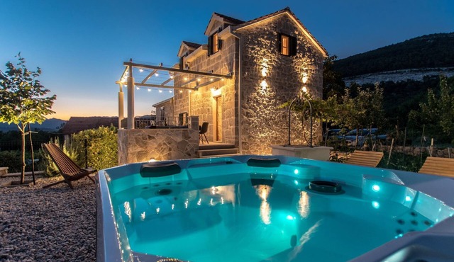 Villa Le Adria - Privater HotTub- Kostenloses Parken am Strand by Interhome in Prapatnica