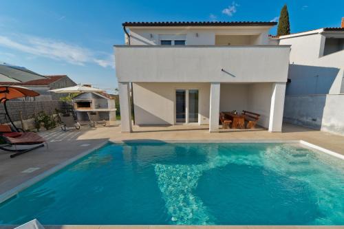 Villa Luka with private pool near Pula in Pula