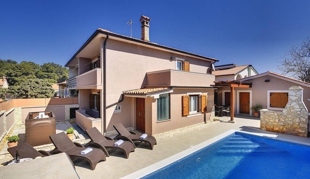 Villa Magnifica (73902-K1) - Pula