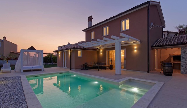 Villa Matthias - 8 Personen, 3 Schlafzimmer, Privater Pool, Grill