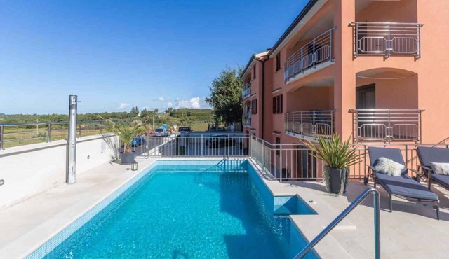 Villa mit Klimaanlage und Pool