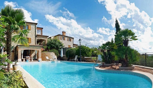 Villa mit Pool in Kaštelir für 9 Personen