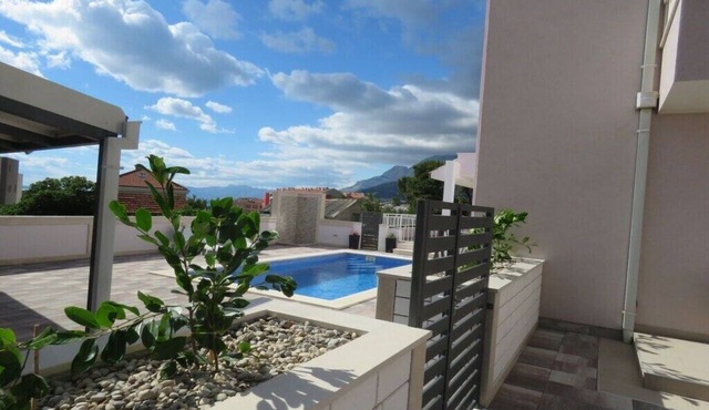 Villa Natasha with Pool in Makarska