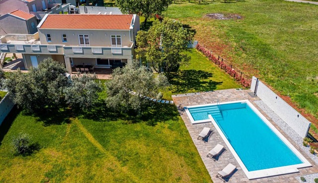 Villa Nonna Novigrad by Istriaselect Villas
