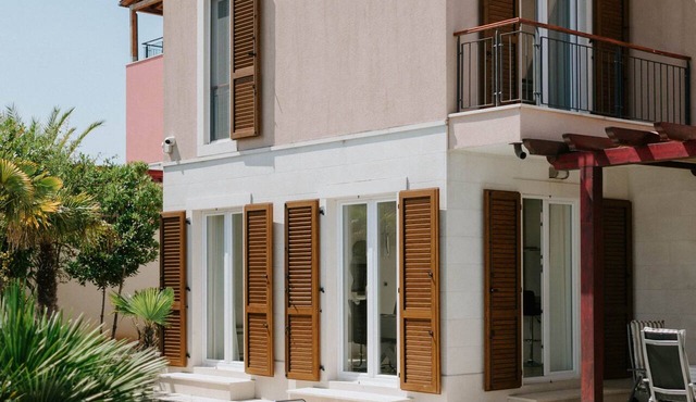 Villa Oleander: Pool & Rooftop Cinema in Splitska