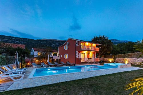 Villa POQUITO, heated pool - Zagvozd, Makarska region in Donja Župa