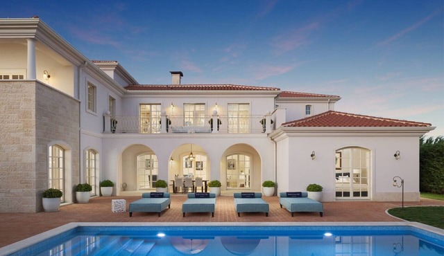 Villa Ralph – Luxury villa for up to 8 guests with heated private pool near the Adriatic coast. in Vabriga