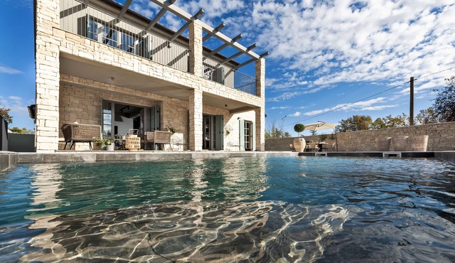 Villa Renata with Pool and Sauna