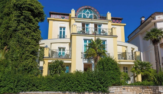 VILLA ROZA 4/HR-01832-04 by Interhome