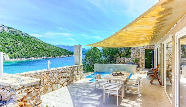 Villa Samera - Two Bedroom Villa, Sleeps 5