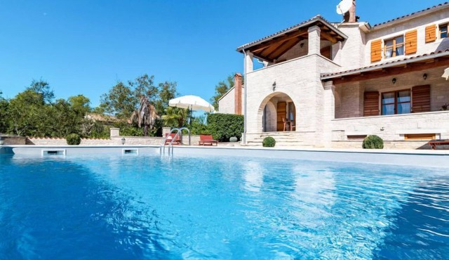 Villa Sand (PRC622) by Interhome