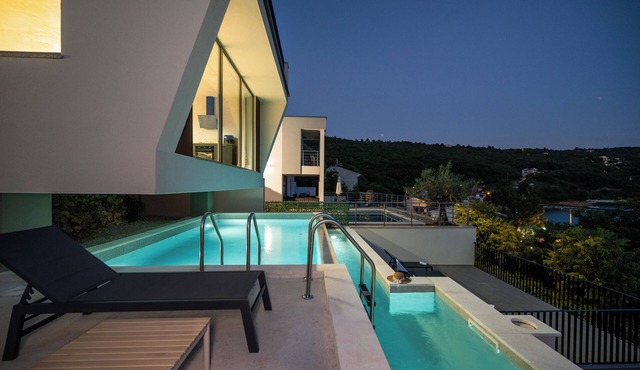 Villa Seven Horizon by 22 Estates – 2nd Sea Row, Inf. Pool & Jacuzzi, 6–8 Guests
