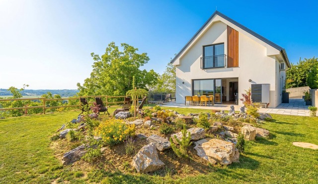 Villa Vinita w/Jacuzzi & Sauna near Thermal Spa, Sveti Jurij ob Ščavnici, Slovenia in Sveti Jurij ob Ščavnici