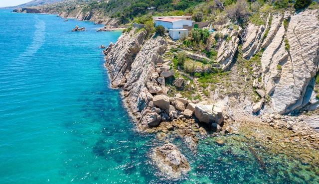 Villa Sortis privacy & boat