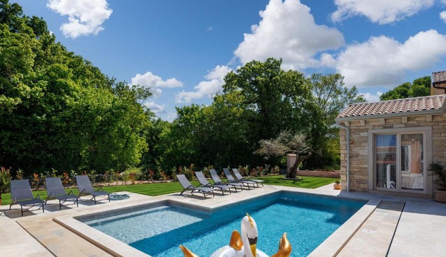 Villa Stonica - Rustic Istrian Pool Retreat in Kringa