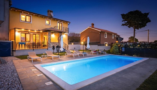 Villa Tramontana near Pula for 6 persons with 30m2 private pool