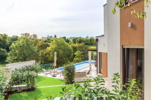 Villa Veranda with heated pool in Štokovci