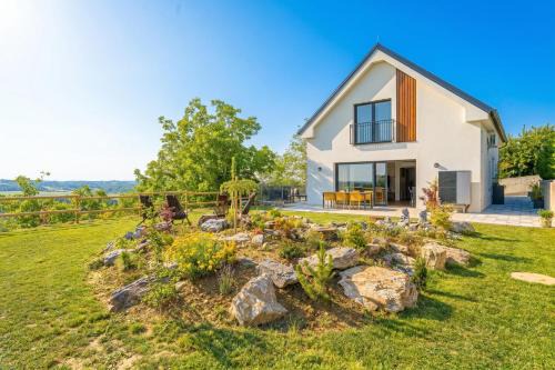 Villa Vinita w/Jacuzzi & Sauna near Thermal Spa - Happy Rentals in Sveti Jurij ob Ščavnici