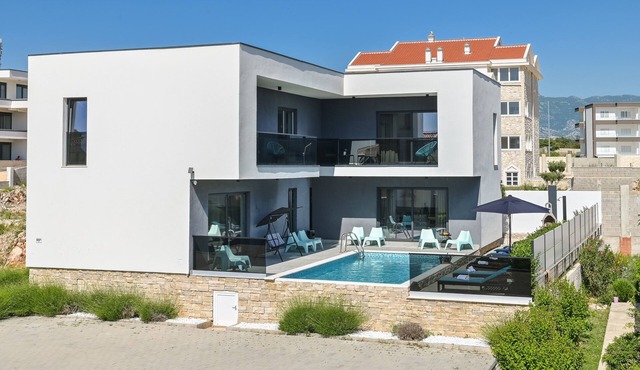 Villa Vistamar with private heated pool for 16
