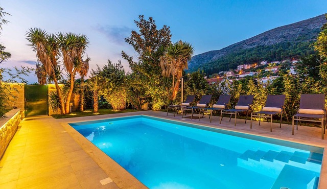 Villa White Star II - Five Bedroom Villa, Sleeps 10