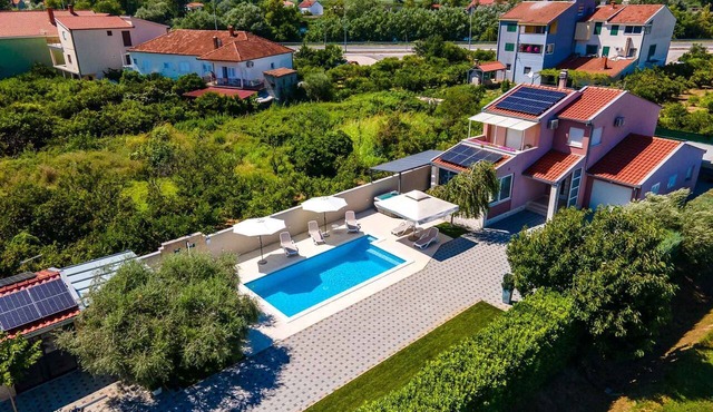 Villa with swimming pool and hot tub