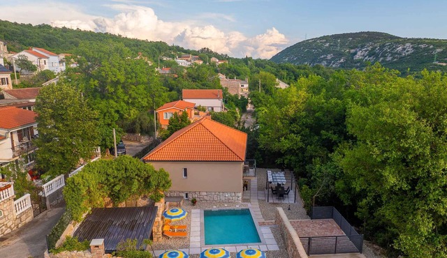 Villa with swimming pool and barbecue terrace in Grižane