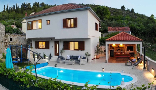 Villa with terrace and pool