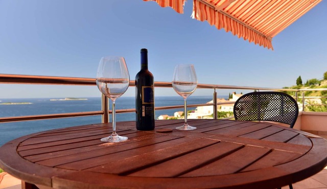 VITA - panoramic 2+2 Sea View apt in Soline in Mlini