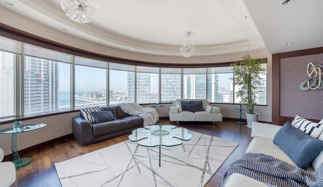 Vivacious 4BR With Sea & Marina View in Dubai