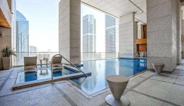 voco Bonnington | Deluxe Room | Pool, Sauna + Steam, Dubai Marina Minutes in Dubai