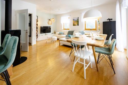 Waterfall Apartment - Cozy Mountain Retreat in Kranjska Gora